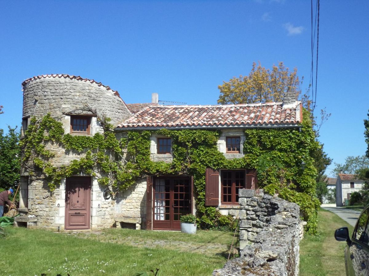 Traditional Charentais Cottage In Countryside 25 Minutes From Royan Balanzac Bagian luar foto